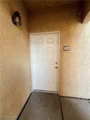 833 Aspen Peak Loop 214, Henderson, NV 89011