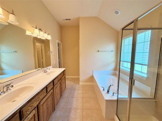 7105 Handen Drive, Rowlett, TX 75089