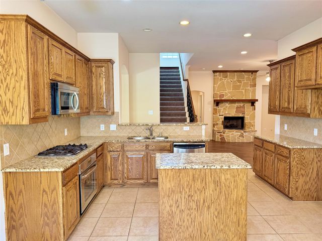 7105 Handen Drive, Rowlett, TX 75089