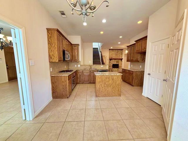 7105 Handen Drive, Rowlett, TX 75089