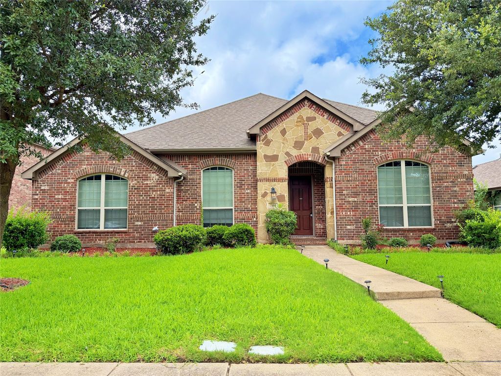 7105 Handen Drive, Rowlett, TX 75089