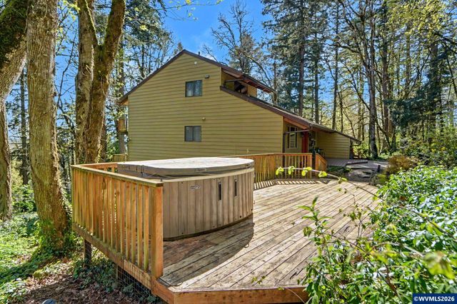9855 Liberty Rd S, Salem, OR 97306