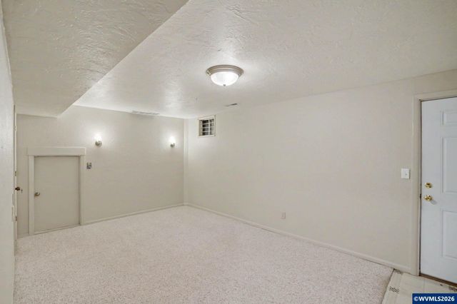 9855 Liberty Rd S, Salem, OR 97306