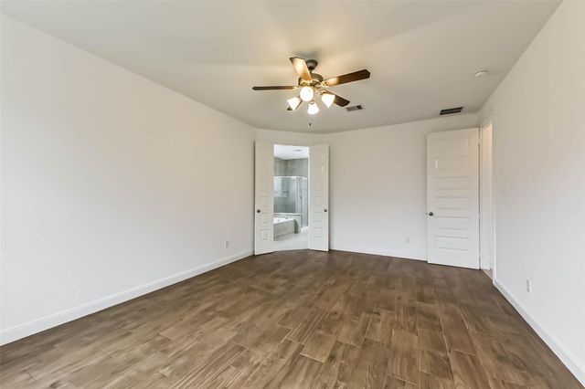 2206 Hidden Meadow Lane, Pearland, TX 77089