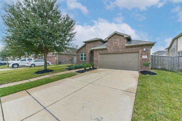 2206 Hidden Meadow Lane, Pearland, TX 77089