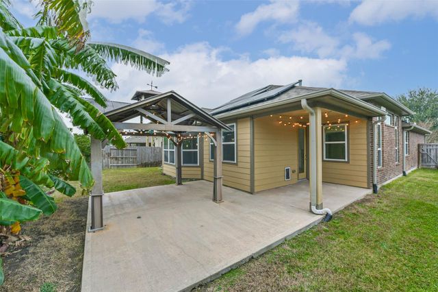 2206 Hidden Meadow Lane, Pearland, TX 77089