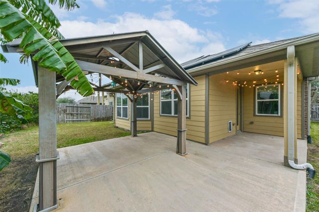 2206 Hidden Meadow Lane, Pearland, TX 77089