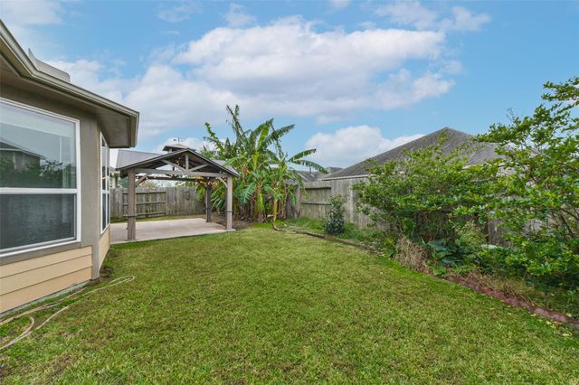 2206 Hidden Meadow Lane, Pearland, TX 77089