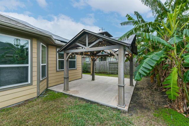 2206 Hidden Meadow Lane, Pearland, TX 77089