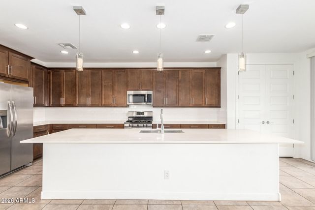 9120 W ROMA Avenue, Phoenix, AZ 85037