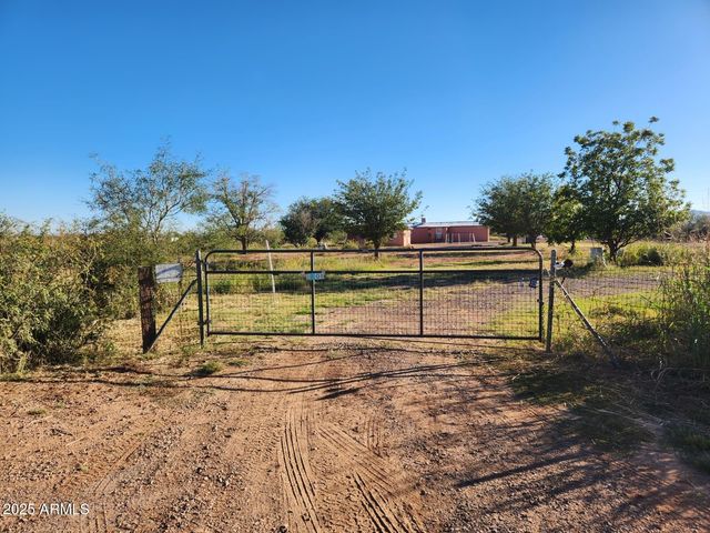4901 W CHURELLA Trail, Double Adobe, AZ 85617