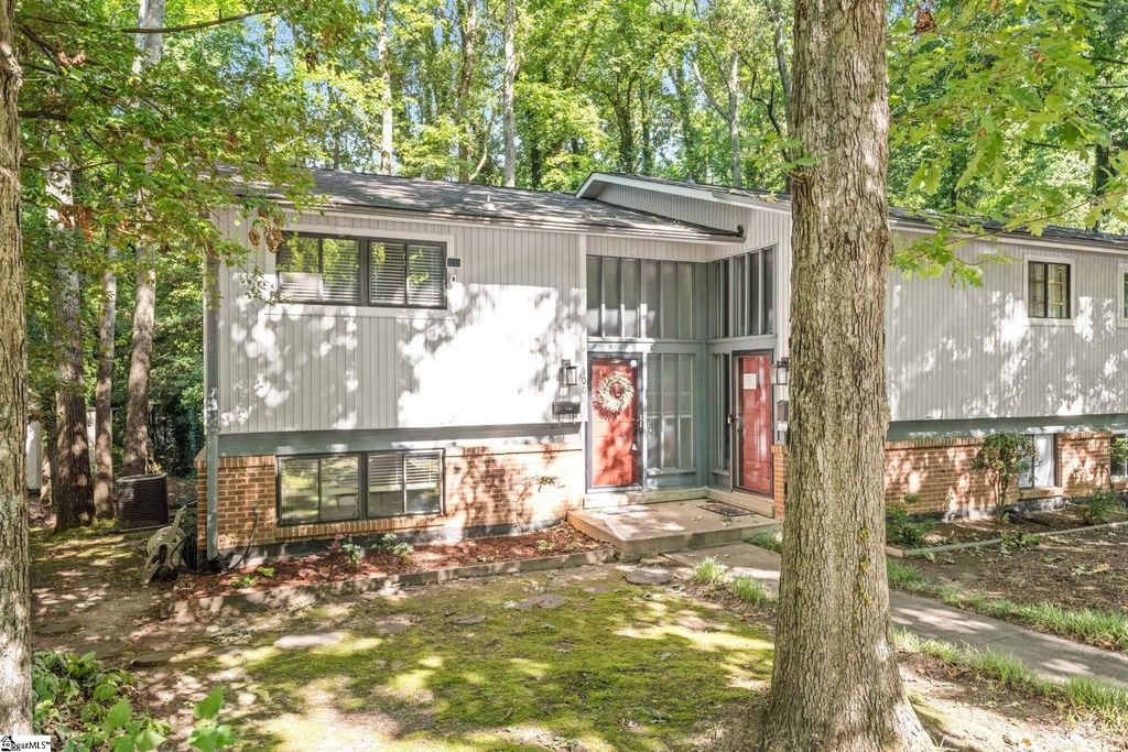 100 Briarview Circle, Greenville, SC 29615