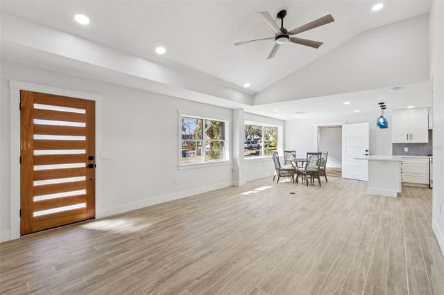 118 N GRANDVIEW STREET, Mount Dora, FL 32757