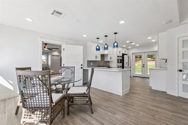 118 N GRANDVIEW STREET, Mount Dora, FL 32757