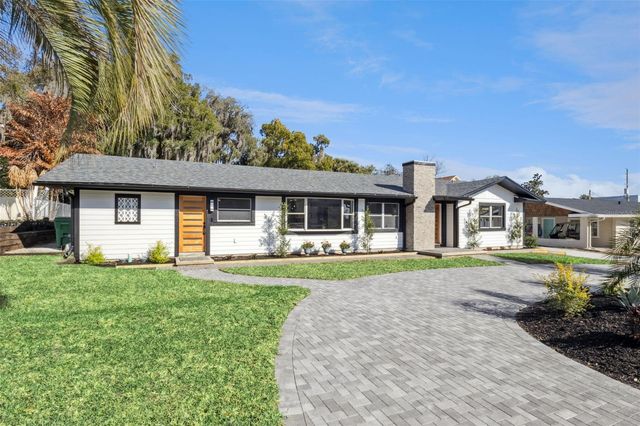 118 N GRANDVIEW STREET, Mount Dora, FL 32757