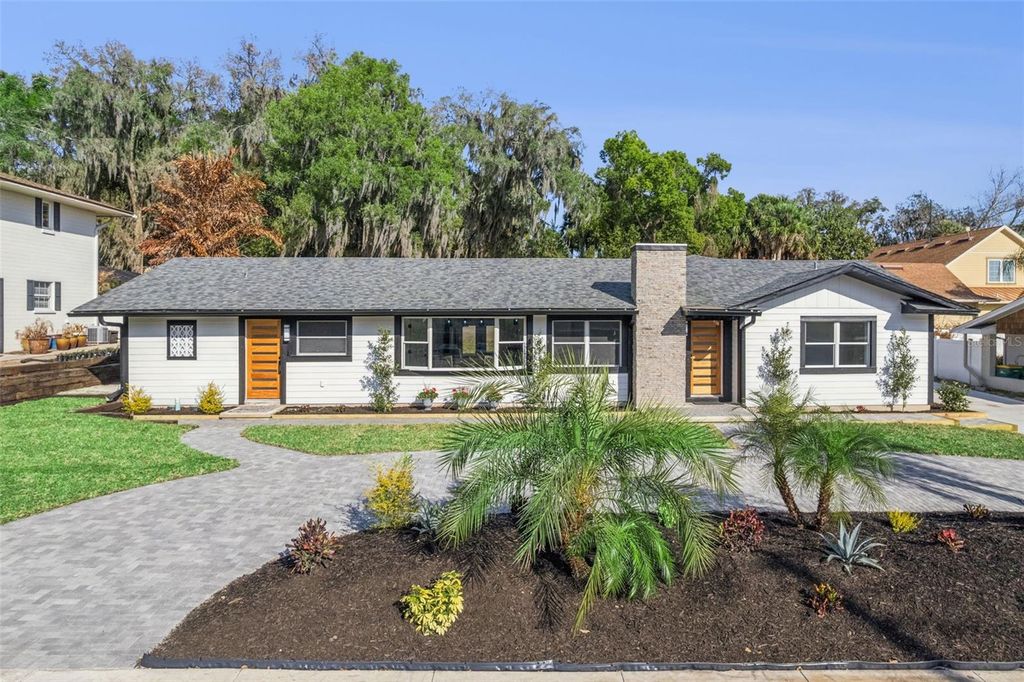 118 N GRANDVIEW STREET, Mount Dora, FL 32757