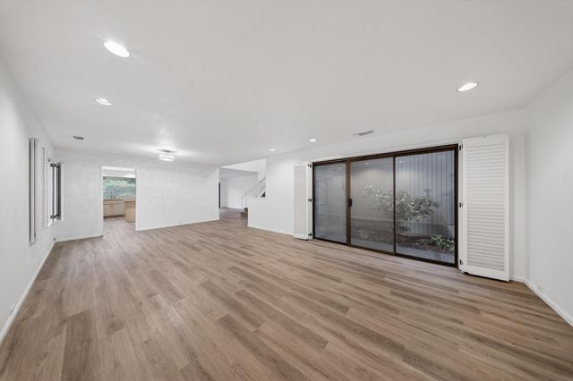 11526 Sutters Mill Cir, Gold River, CA 95670