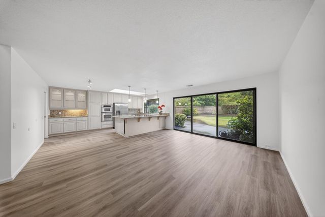 11526 Sutters Mill Cir, Gold River, CA 95670