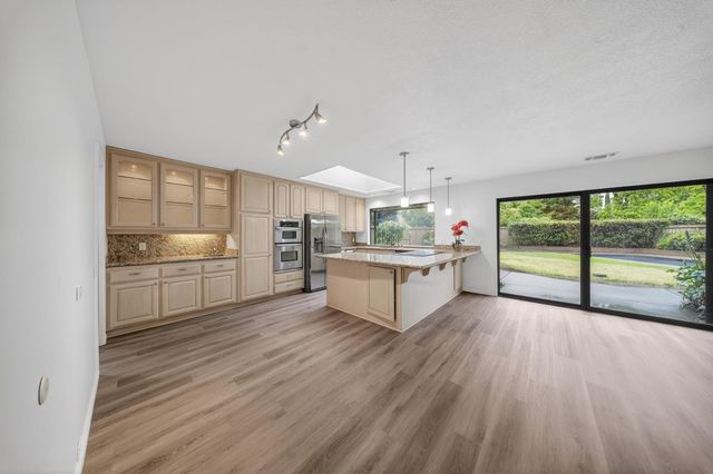 11526 Sutters Mill Cir, Gold River, CA 95670