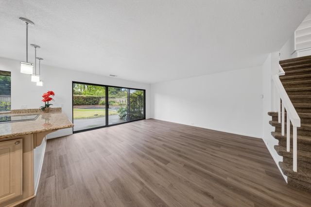 11526 Sutters Mill Cir, Gold River, CA 95670