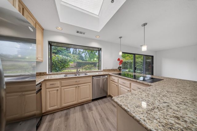 11526 Sutters Mill Cir, Gold River, CA 95670