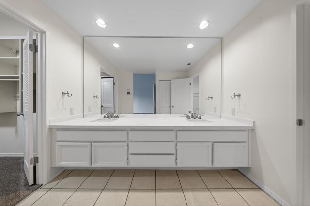 11526 Sutters Mill Cir, Gold River, CA 95670