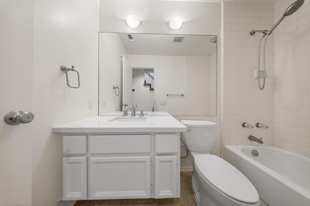 11526 Sutters Mill Cir, Gold River, CA 95670