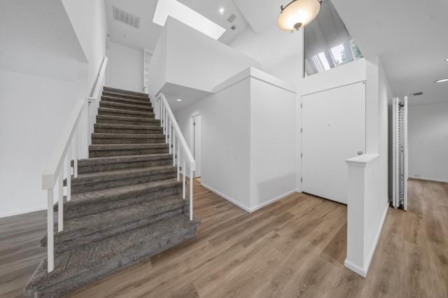 11526 Sutters Mill Cir, Gold River, CA 95670