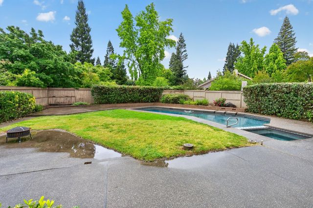 11526 Sutters Mill Cir, Gold River, CA 95670