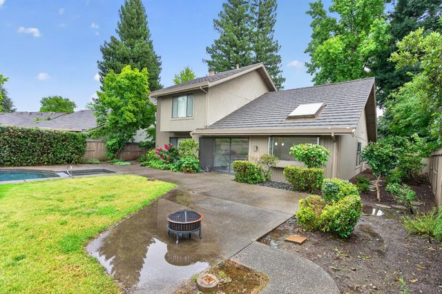 11526 Sutters Mill Cir, Gold River, CA 95670