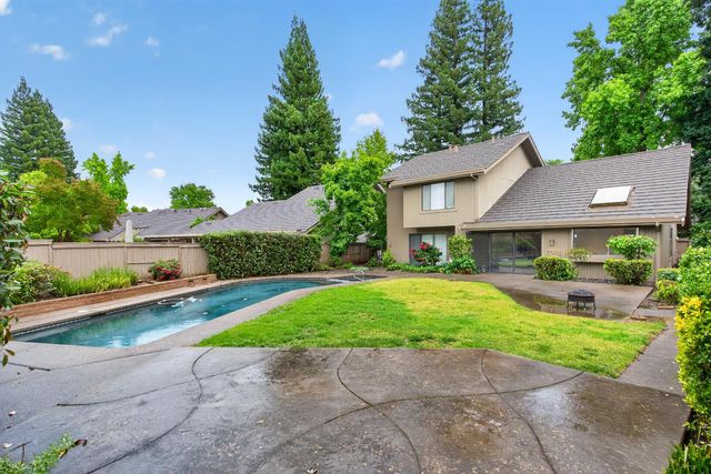 11526 Sutters Mill Cir, Gold River, CA 95670