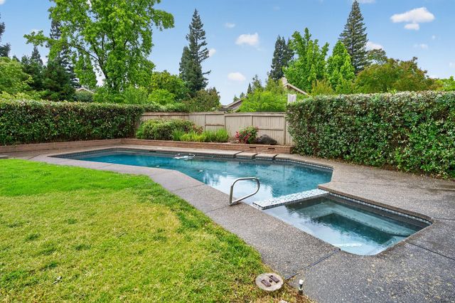 11526 Sutters Mill Cir, Gold River, CA 95670