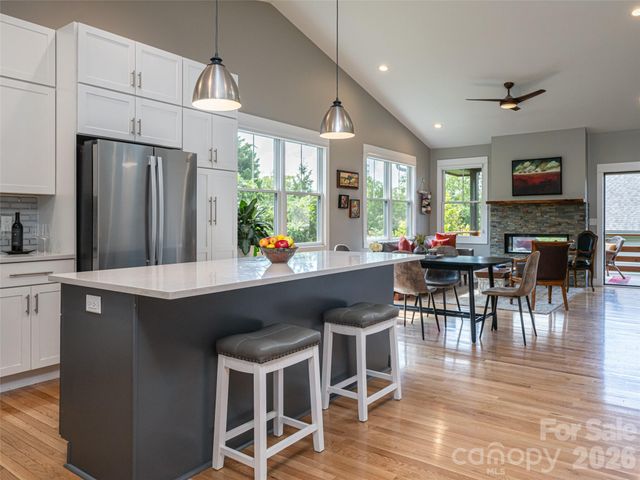 309 Ava Lane, Asheville, NC 28804