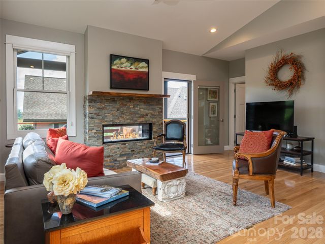 309 Ava Lane, Asheville, NC 28804