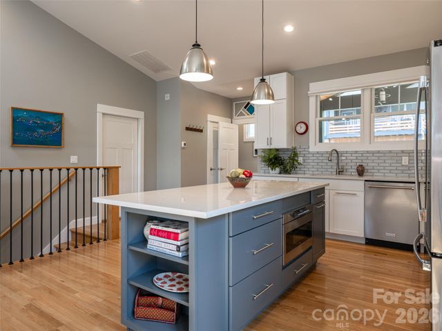 309 Ava Lane, Asheville, NC 28804