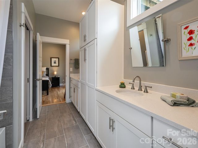309 Ava Lane, Asheville, NC 28804