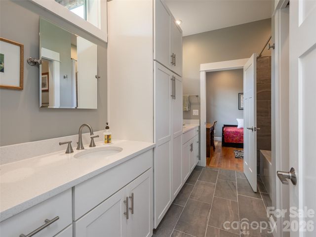 309 Ava Lane, Asheville, NC 28804