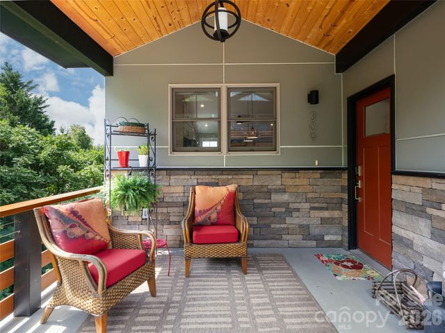 309 Ava Lane, Asheville, NC 28804