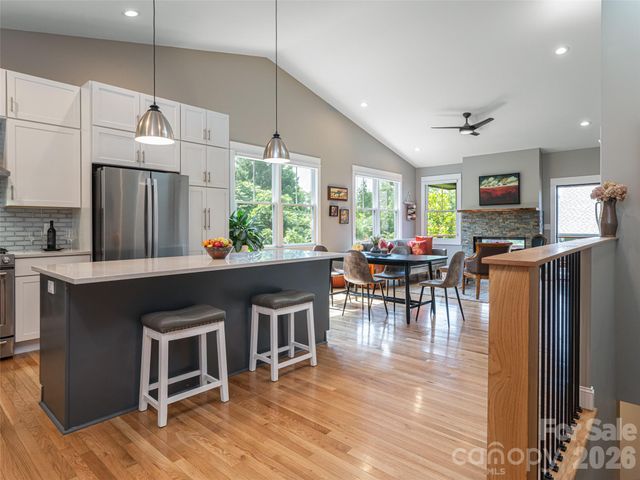 309 Ava Lane, Asheville, NC 28804