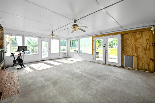 2154 N Meadow Dr, Clarksville, TN 37043