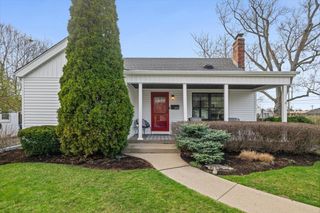970 Windsor Road, Highland Park, IL 60035