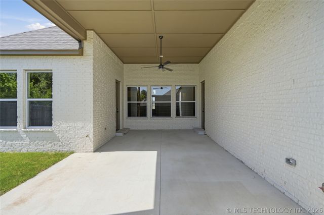2102 E 138th Street S, Bixby, OK 74008
