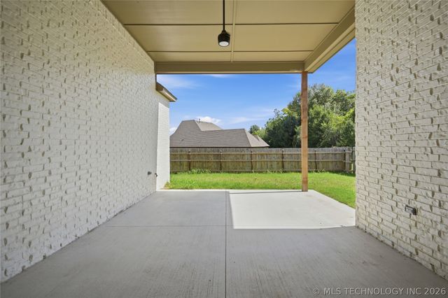 2102 E 138th Street S, Bixby, OK 74008