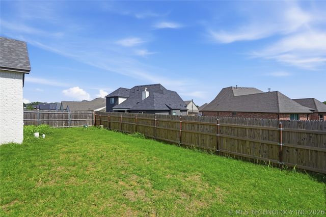 2102 E 138th Street S, Bixby, OK 74008