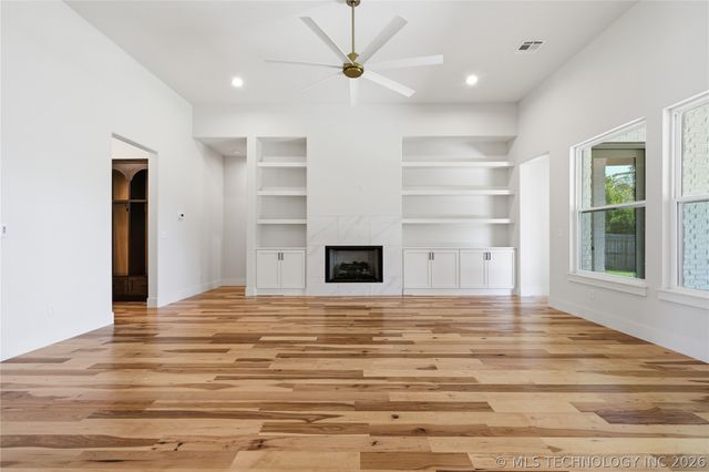 2102 E 138th Street S, Bixby, OK 74008