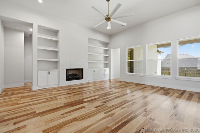 2102 E 138th Street S, Bixby, OK 74008