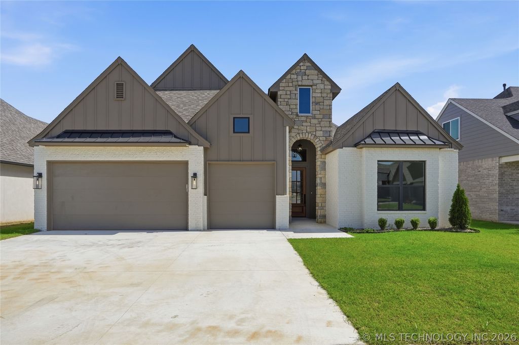 2102 E 138th Street S, Bixby, OK 74008