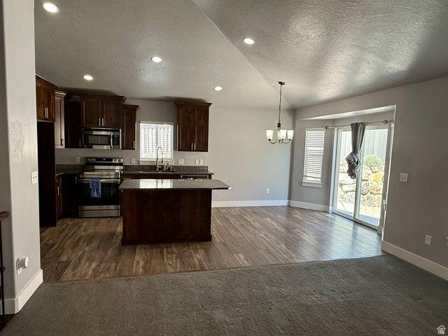 7081 N HOLLOW VIEW CT, Eagle Mountain, UT 84005