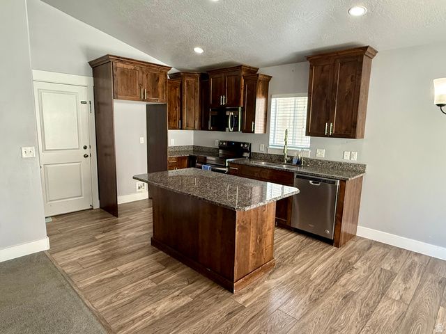 7081 N HOLLOW VIEW CT, Eagle Mountain, UT 84005