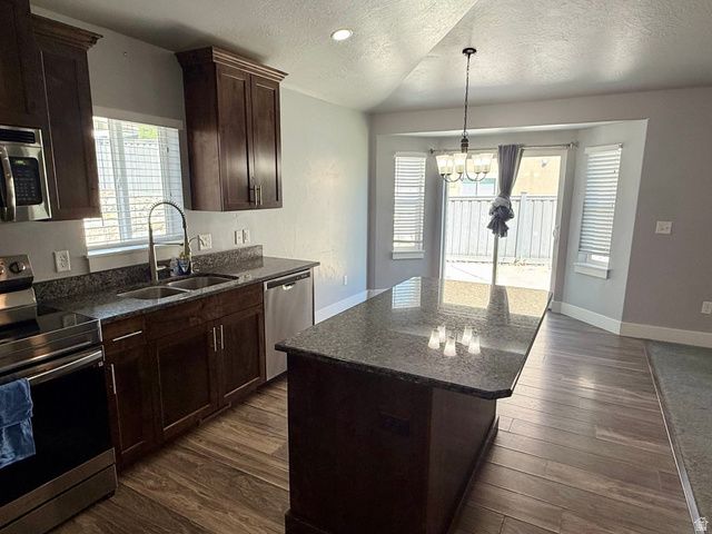 7081 N HOLLOW VIEW CT, Eagle Mountain, UT 84005